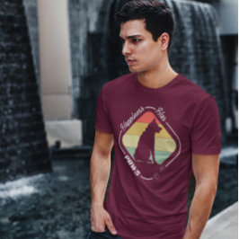 ハピネスハズポーズデザイン Tシャツ