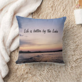 ハミルトン湖の枕「湖のほとりの命」 クッション (ブランケット)