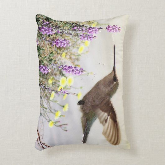 ハミングバードとワイルドフラワーデジタルアート アクセントクッション (正面(垂直))