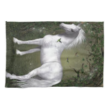 ハミングバードと森の白い馬