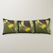 ハミングバードオンイエローサボテン花トリプチチ ボディピロー (正面)