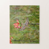 ハミングバードモスオンインディアンペイントブラシワイルドフラワー ジグソーパズル (縦)