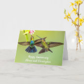 ハミングバードラブバードパーソナライズされた記念日 カード (黄色い花)