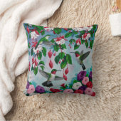 ハミングバードin明るい赤紫色フラワーガーデン クッション (ブランケット)