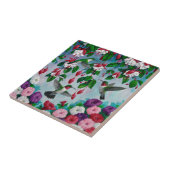 ハミングバードin明るい赤紫色フラワーガーデン タイル (側面)