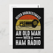 ハムラジオを持つ老人を決して過小評価しない ポストカード (正面/裏面)