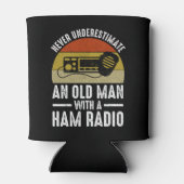 ハムラジオを持つ老人を決して過小評価しない 缶クーラー (裏面)