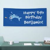 ハラペコのバラクーダの魚の釣りの漫画イラスト 横断幕 (トレードショー)