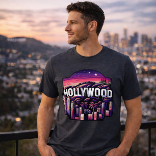 ハリウッドのスカイライン   レトロネオンの都市景観アート トライブレンドＴシャツ