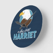 ハリエットの部屋の壁時計のある日 ラウンド壁時計 (傾斜)