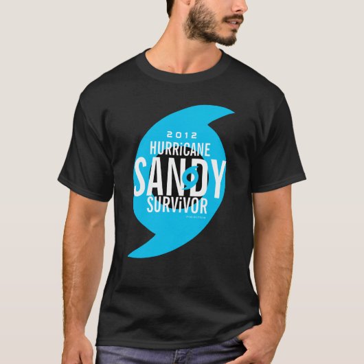 ハリケーンのサンディの生存者のTシャツ4 Tシャツ (正面)