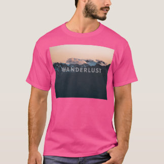 ハリケーンリッジ山を覆うワンダーラスト雲 Tシャツ
