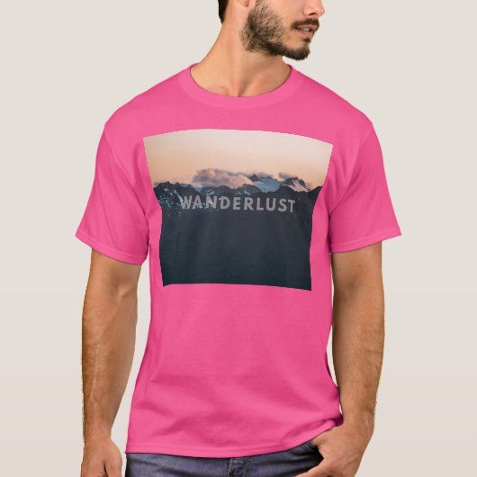 ハリケーンリッジ山を覆うワンダーラスト雲 Tシャツ (正面)
