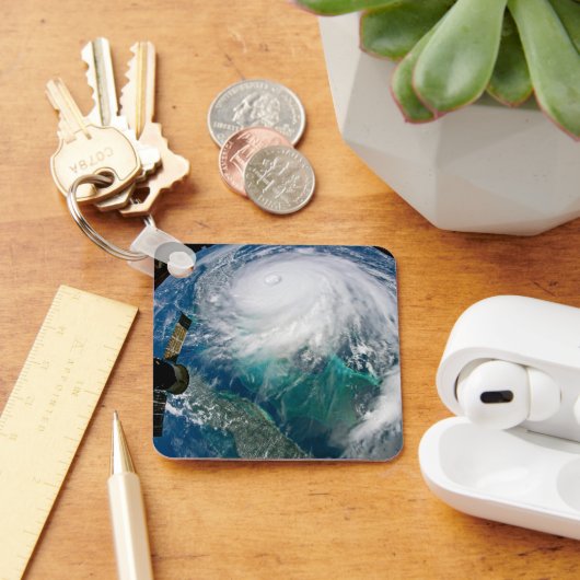 ハリケーン・ドリアンの見解。 キーホルダー (デスク)