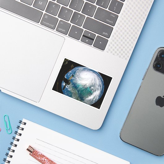 ハリケーン・ドリアンの見解。 シール (ノートパソコンとiPhone)