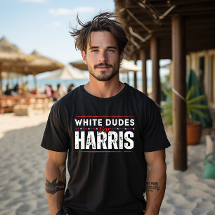 ハリス=カマラ2024を支持する白人男性 Tシャツ