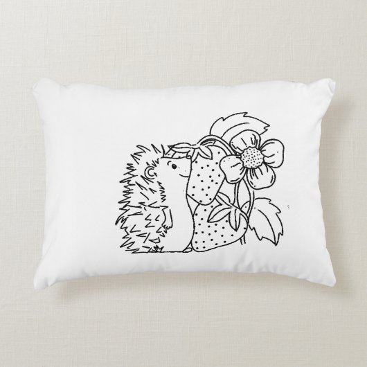 ハリネズミといちご アクセントクッション (正面)