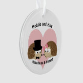 ハリネズミとキスかわいいハリネズミのカップル オーナメント (正面)