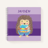 ハリネズミの本を持つ子供 紫のノート ノートブック (正面)