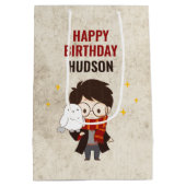 ハリーポッター™キャラクターマジカルアーチ誕生日 ミディアムペーパーバッグ (裏面)