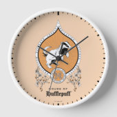 ハリーポッター™ |繊細なスケッチHUFFLEPUFF™クレスト 壁時計 (正面)