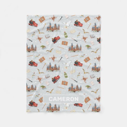 ハリー・ポッター・アニメのホグワーツ・パターン フリースブランケット (正面)