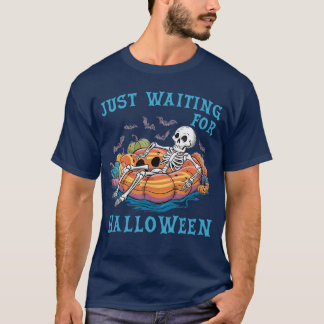 ハロおもしろいウィーを待っているスケルトンのハロウィーン Tシャツ