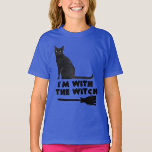 ハロウィンおもしろいの魔女を連れた黒猫 Tシャツ