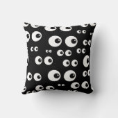 ハロウィンおもしろいを見る黒いシームレスな目不気味 クッション (裏面)