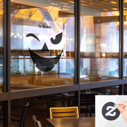 ハロウィンおもしろいカボチャ顔窓にしがみつく ウィンドウサイン (レストラン窓)