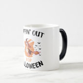 ハロウィンで大はしゃぎする女の子 マグカップ – 可愛いジムナ (正面右)