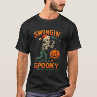 ハロウィンとクリスマスが融合したユーモラスなスケルトンゴルファーデザイン Tシャツ