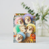 ハロウィンにお菓子をせがむゴールデン・パピーたち インビテーションポストカード (スタンド正面)