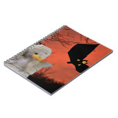 ハロウィンにぴったりな楽しいデザイン ノートブック (左側)