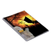 ハロウィンにぴったりな楽しいデザイン ノートブック (右側)