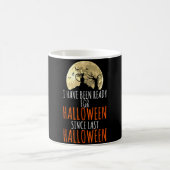 ハロウィンにぴったりな黒猫と枯れ木 コーヒーマグカップ (中央)