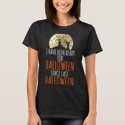 ハロウィンにぴったりな黒猫の枯れ木 Tシャツ (正面)