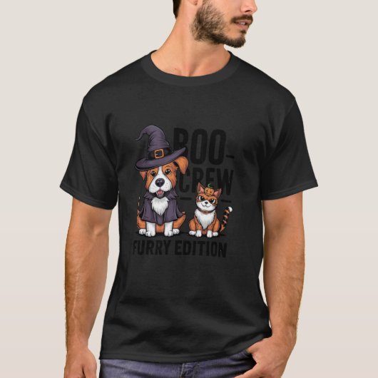 ハロウィンにぴったり！ふわふわ猫と犬のBoo Crew Tシャツ (正面)