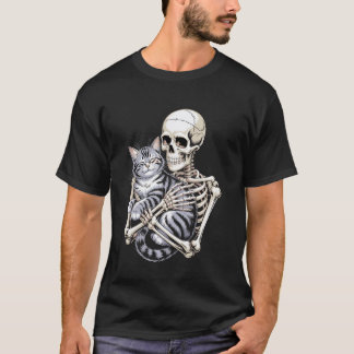 ハロウィンに猫を抱きしめるスケルトンのパパママ猫好きのための面白いデザイン Tシャツ