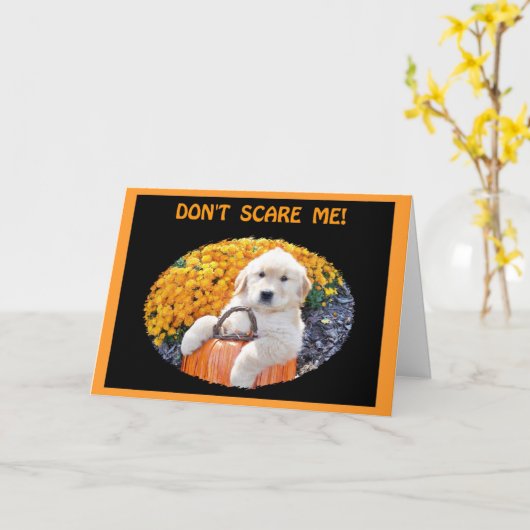 ハロウィンのおもしろいな子犬の魔法使いのTシャツ及びギフト項目 カード (黄色い花)