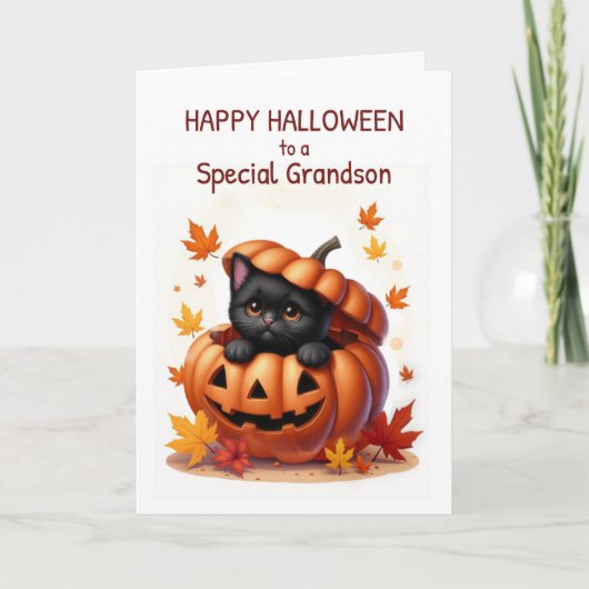 ハロウィンのお孫さん かぼちゃの中の愛らしい黒猫 カード (正面)