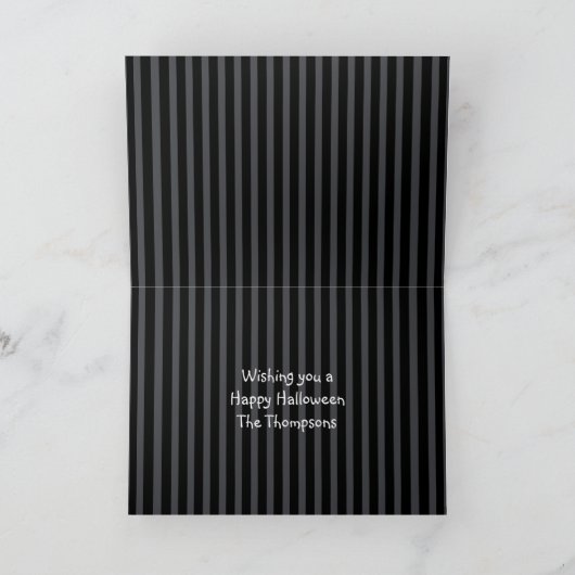 ハロウィンのお洒落かわいいトリックまたはキャンディーコーンを扱う カード (内部)