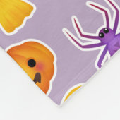 ハロウィンのお祝いの紫色のパターン(の模様が)あるなデザイン フリースブランケット (角)