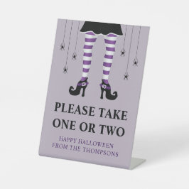 ハロウィンのお菓子のボウルのサイン 紫の魔女の足 Trick Or Treaters 台座サイン