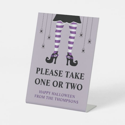 ハロウィンのお菓子のボウルのサイン 紫の魔女の足 Trick Or Treaters 台座サイン (正面)