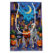 ハロウィンのお菓子をもらいにくるオーストラリアン・キャトル・ドッグ ミディアムペーパーバッグ (正面)