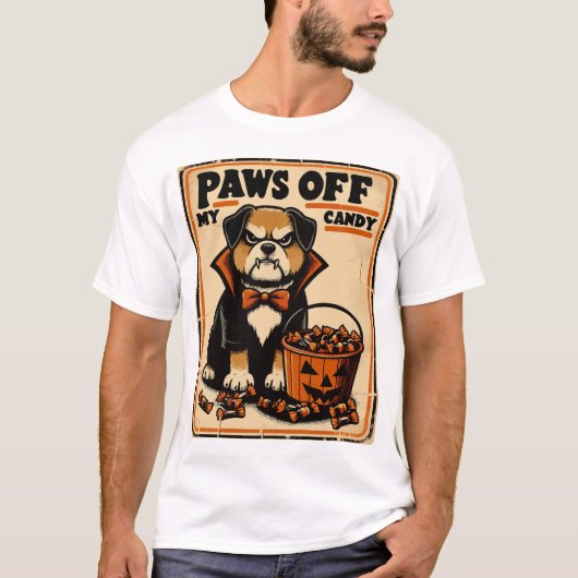 ハロウィンのお菓子を守る吸血鬼コスプレの犬 Tシャツ (正面)