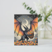 ハロウィンのお菓子を持った生き物 ポストカード (スタンド正面)