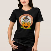 ハロウィンのかぼちゃの中の子猫 トライブレンドTシャツ (正面)