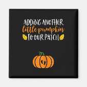 ハロウィンのかぼちゃ妊娠発表 Byby マグネット (正面)